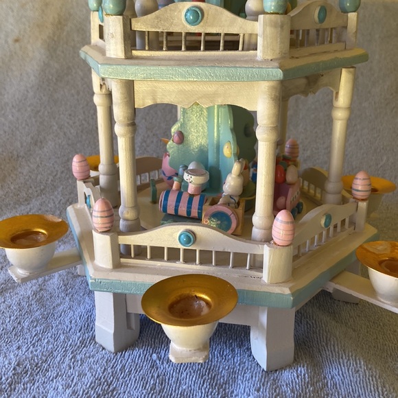 Vintage Lillian Vernon Easter carousel with fan and candles - Picture 2 of 12